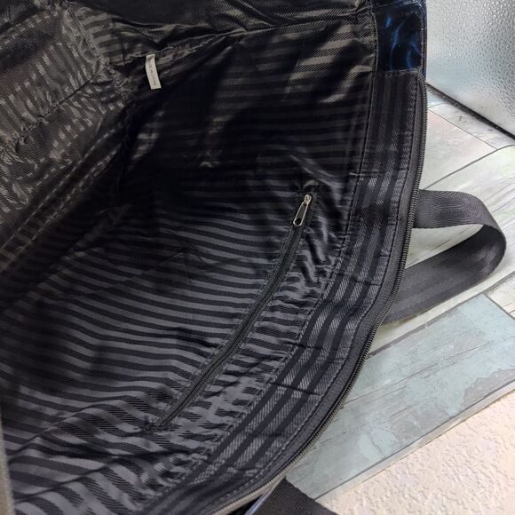 Ipowear large Tote Bag Iridescent Waves of Blue & Black Patent, Zip Top, Lined - Picture 11 of 16